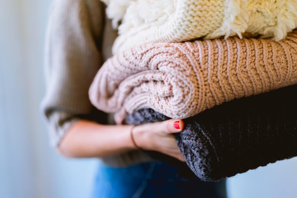 how today's synthetic laundry detergent effects the environment and health and the importance of the eco-friendly bio degradable green laundry detergent